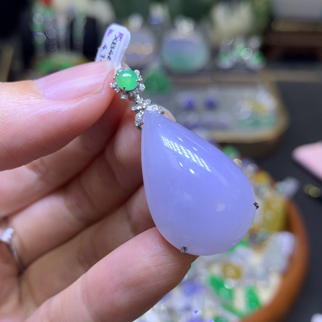 翡翠18K金镶嵌颈饰翡翠吊坠项链