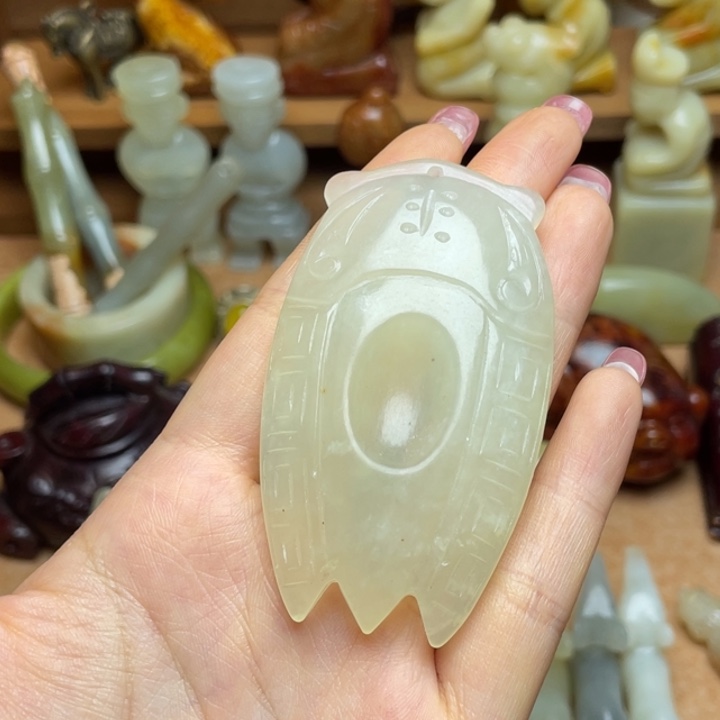 蛇纹石玉未镶嵌颈饰