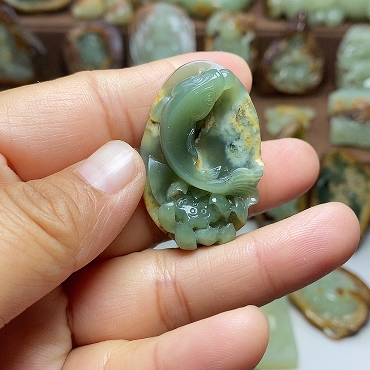 岫岩河磨玉（透闪石质玉）未镶嵌颈饰