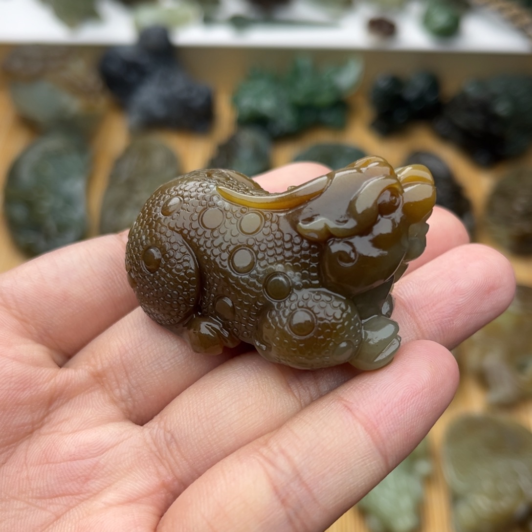 颈饰未镶嵌和田玉