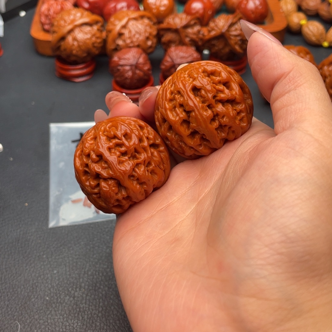 退****文玩核桃把件粗筋