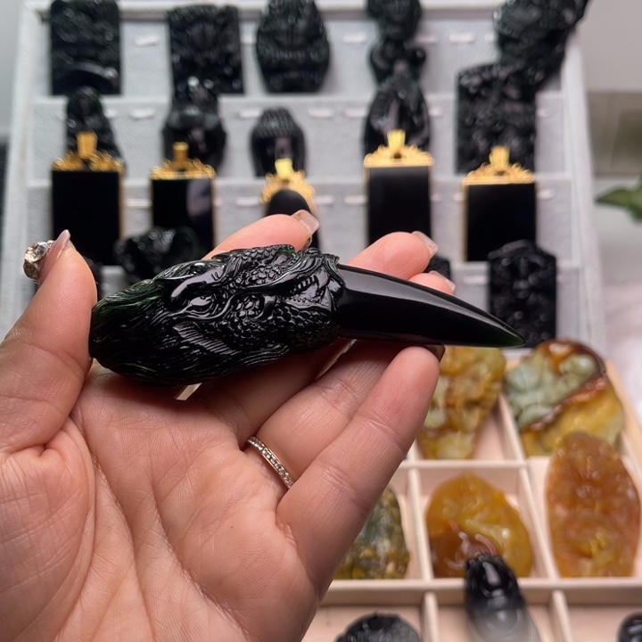 蛇纹石玉颈饰未镶嵌.****.