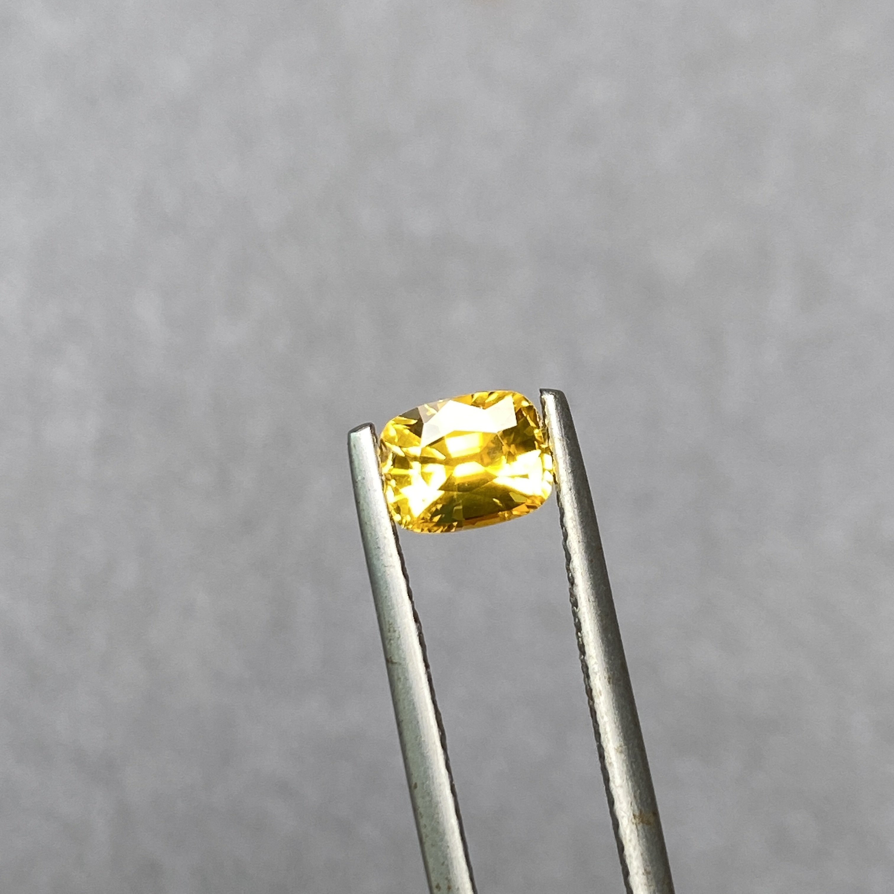 Z003 黄色蓝宝石 1.12克拉