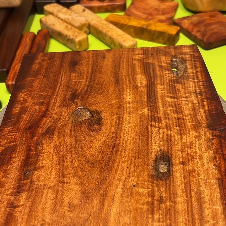 赵***豆紫檀木类端景台檀香