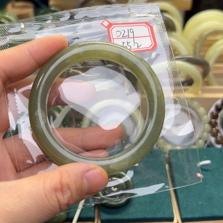 和田玉手镯未镶嵌55.2圈围0219