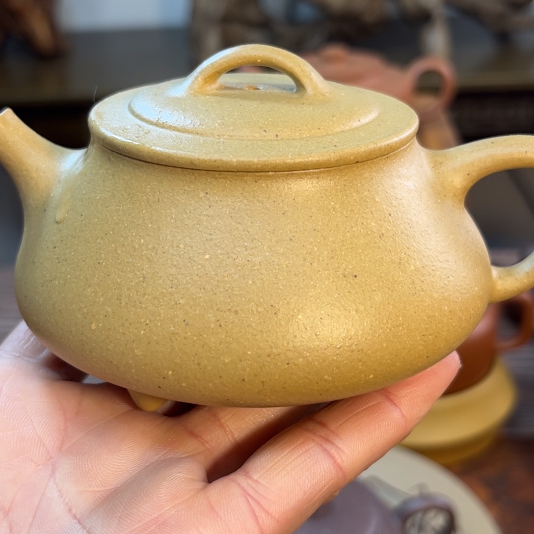 绿泥茶壶?**鸡梨皮绿泥