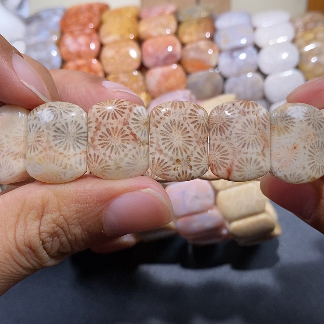 硅化珊瑚（珊瑚玉）手串未镶嵌向日葵63