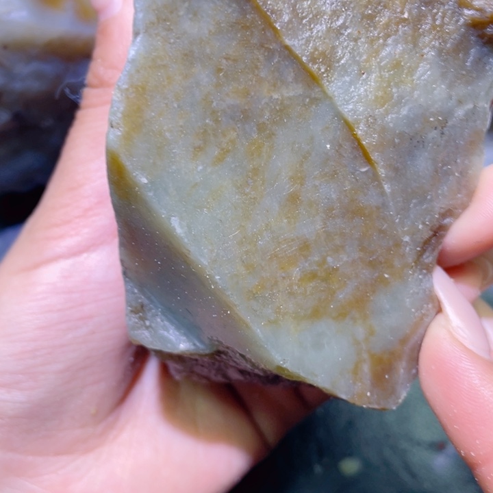 和田玉未镶嵌珠宝半成品