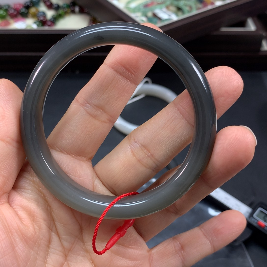 和田玉手镯未镶嵌?***y手镯