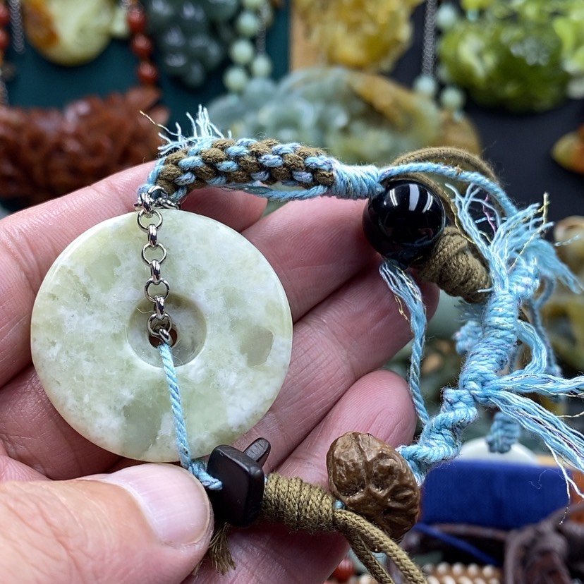 【闪购商品】未镶嵌蛇纹石玉手牌