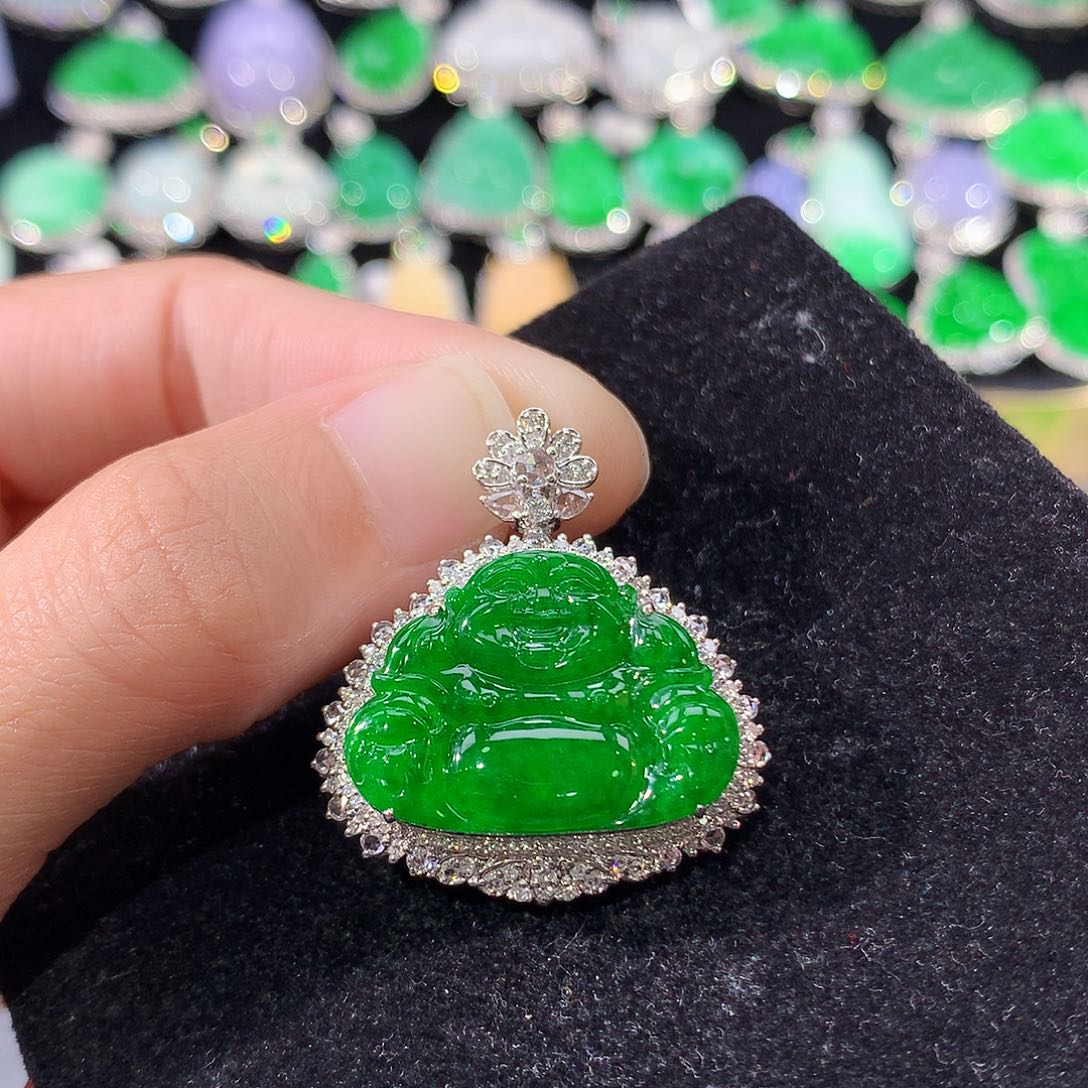 翡翠18K金镶嵌颈饰