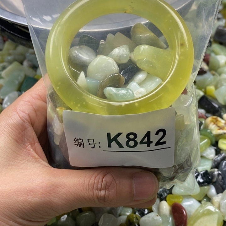 蛇纹石玉鱼缸石未镶嵌