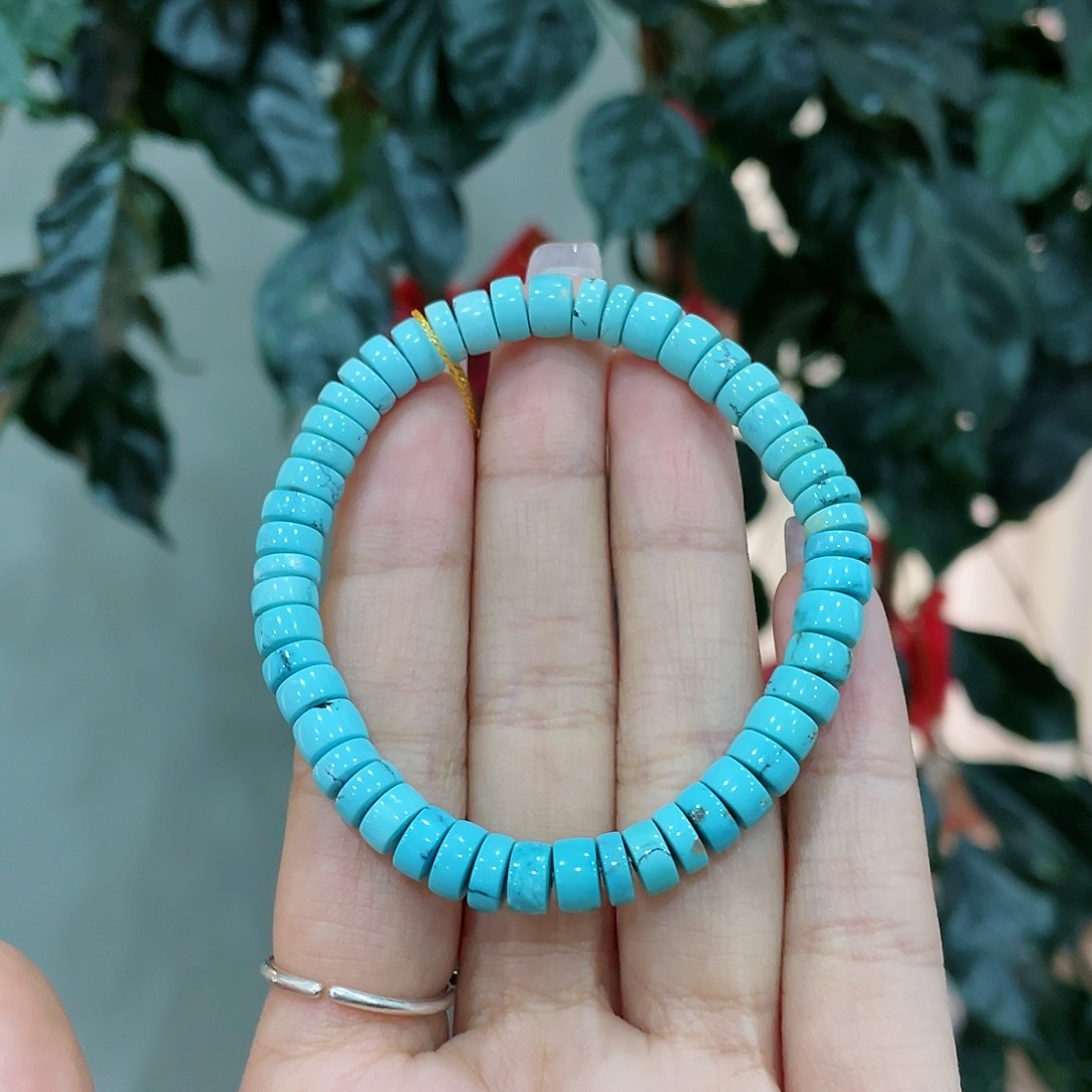 绿松石颈饰未镶嵌