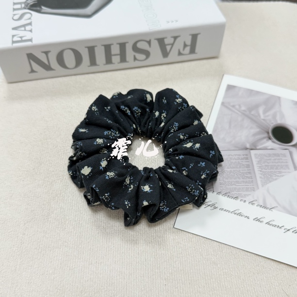 霏儿原创小众「暗夜落花」黑底蓝碎花发圈中号百搭肠圈发圈