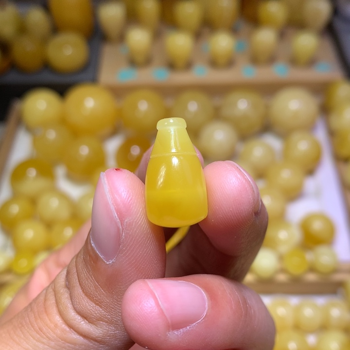 蜜蜡裸石未镶嵌天然俄料蜜蜡鸡油黄三通10.5