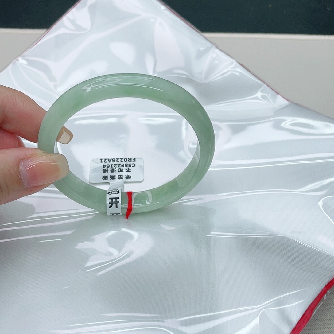 翡翠手镯未镶嵌正55.2