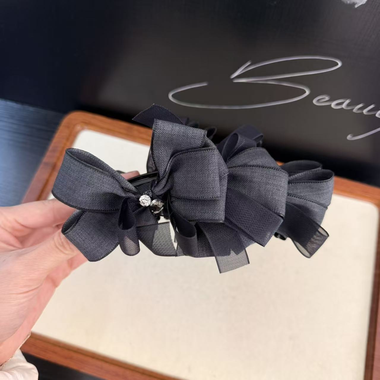 高级感森系香蕉夹发夹蝴蝶结发饰