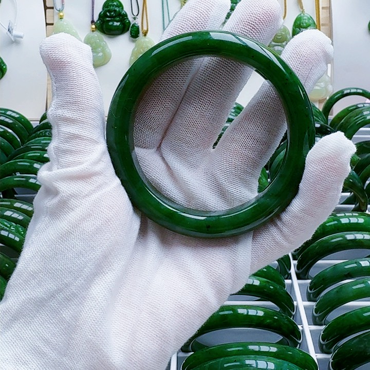 和田玉（碧玉）手镯未镶嵌手镯