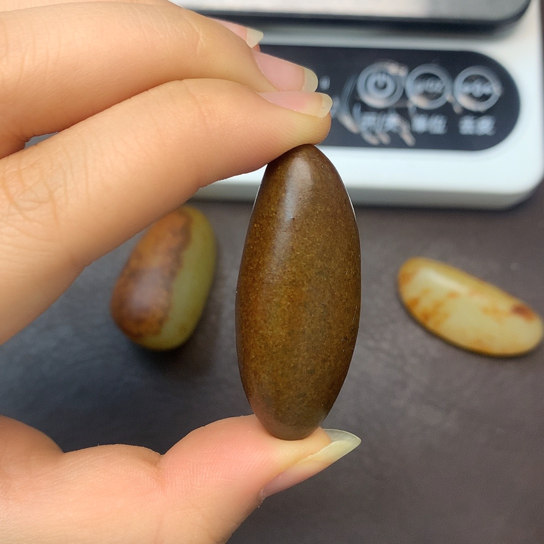 和田玉（糖玉）未镶嵌挂件