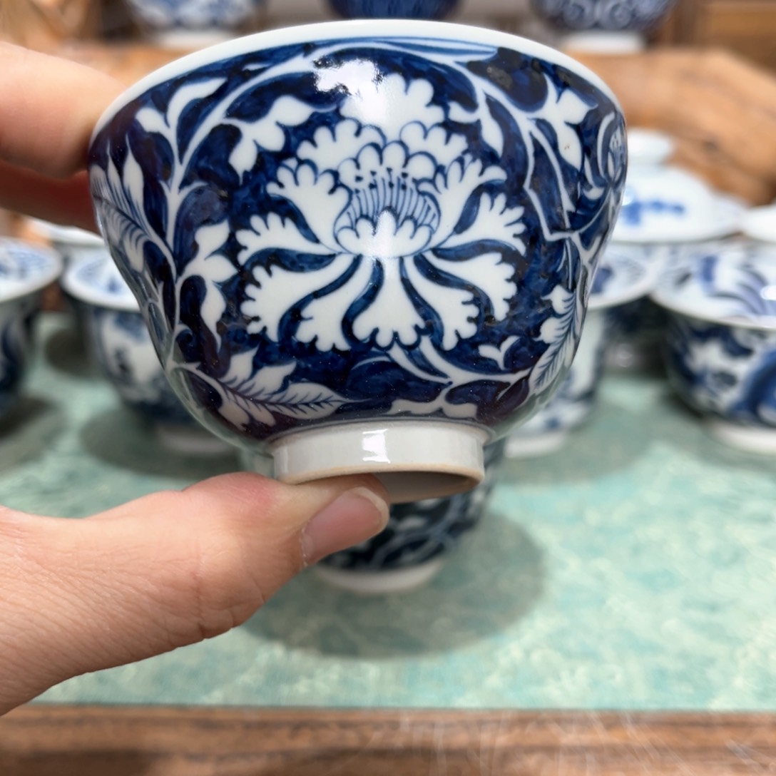 翰林瓷轩蓝底牡丹花盖碗