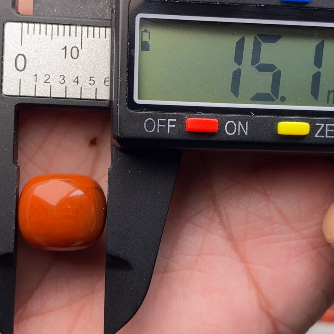 南红玛瑙配饰未镶嵌