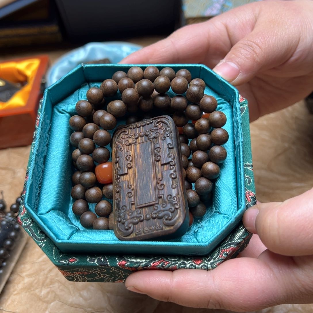 大叶紫檀（黑酸枝木类）