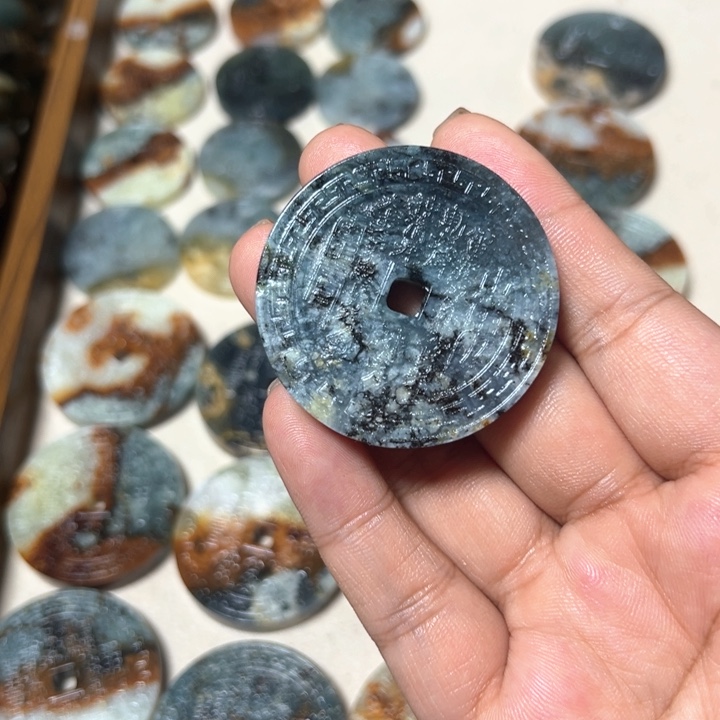 洛***竹蛇纹石玉未镶嵌颈饰特价微瑕