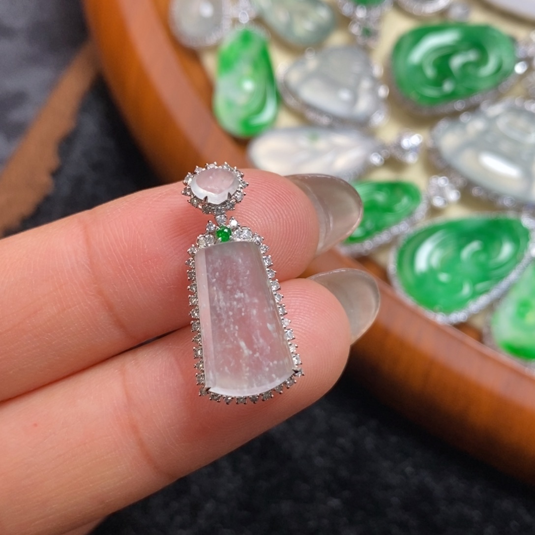 翡翠吊坠(赠链)18K金镶嵌