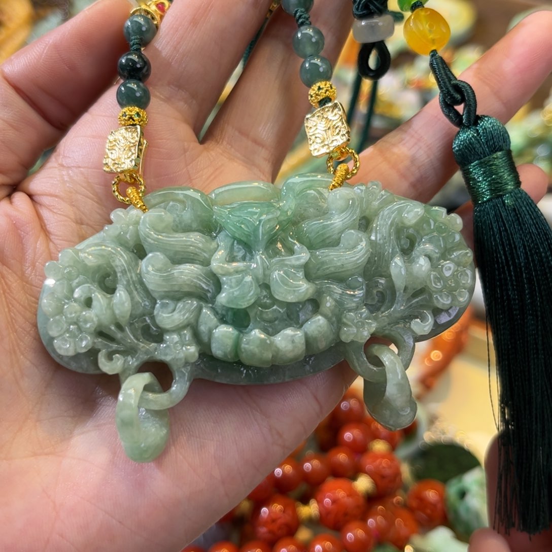 翡翠颈饰未镶嵌待编款