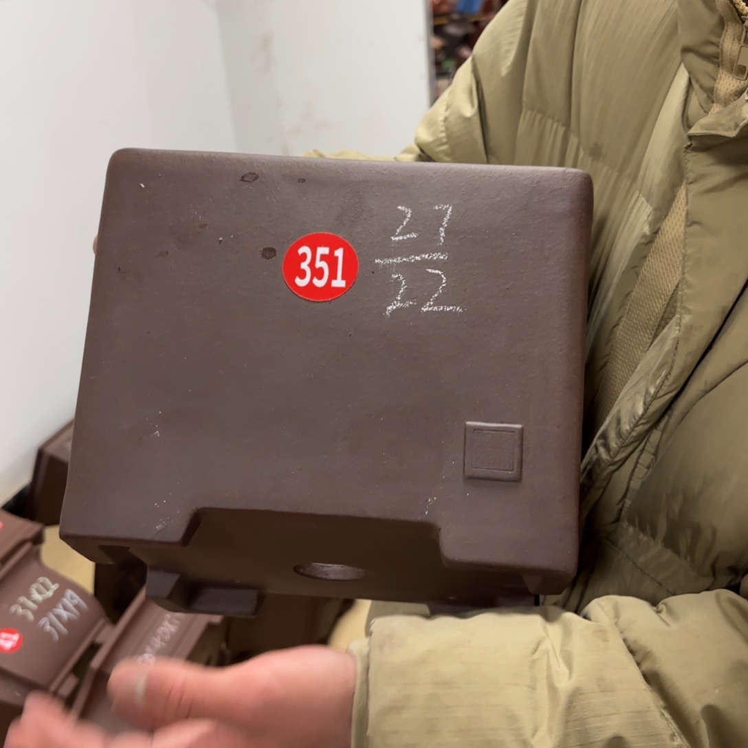 紫砂花盆呜呜呜呜