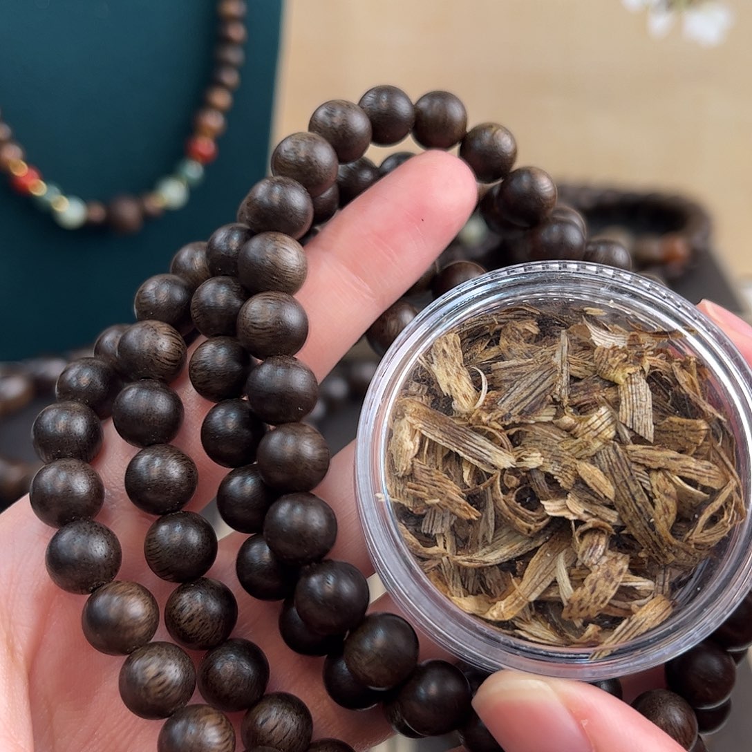 沉香沉香碎屑越南芽庄8mm108颗高油脂老料