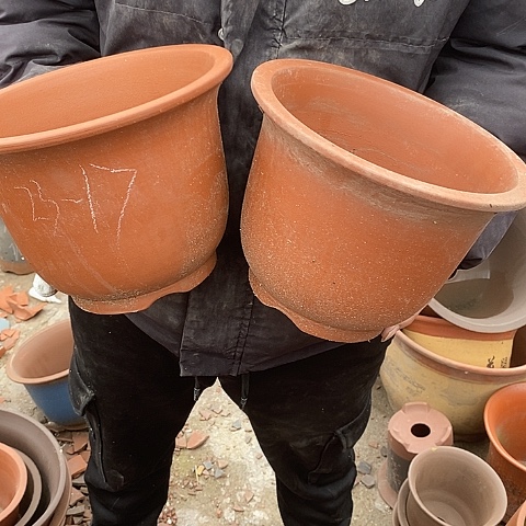 中国宜兴紫砂花盆，