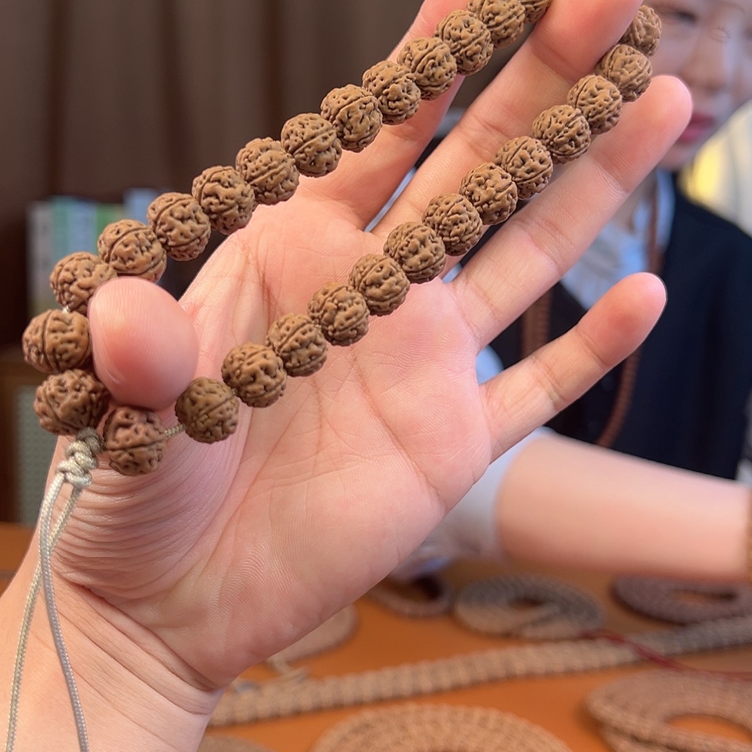 D***Y金刚菩提吊坠12mm 小金刚老树王手持