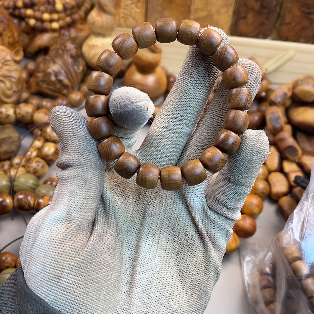 肖****柏木（崖柏）手串/手链10黑金金丝蚂蚁腿