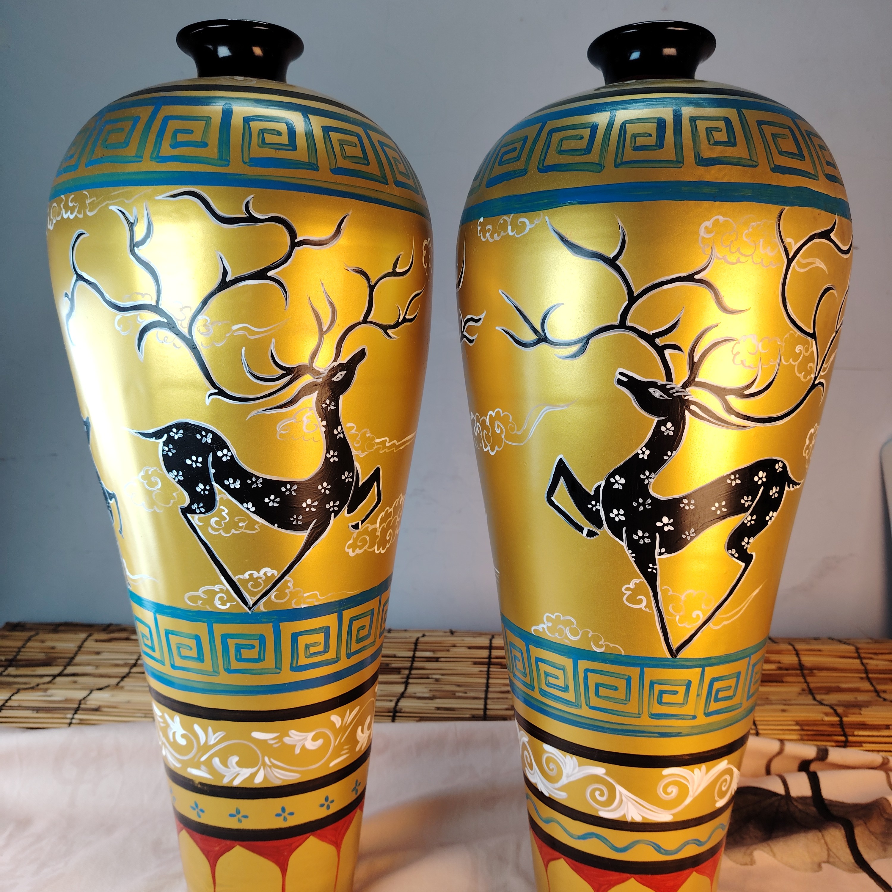 汝窑彩绘描金瓶一对  梅瓶 美人肩仙鹿图 高六十公分