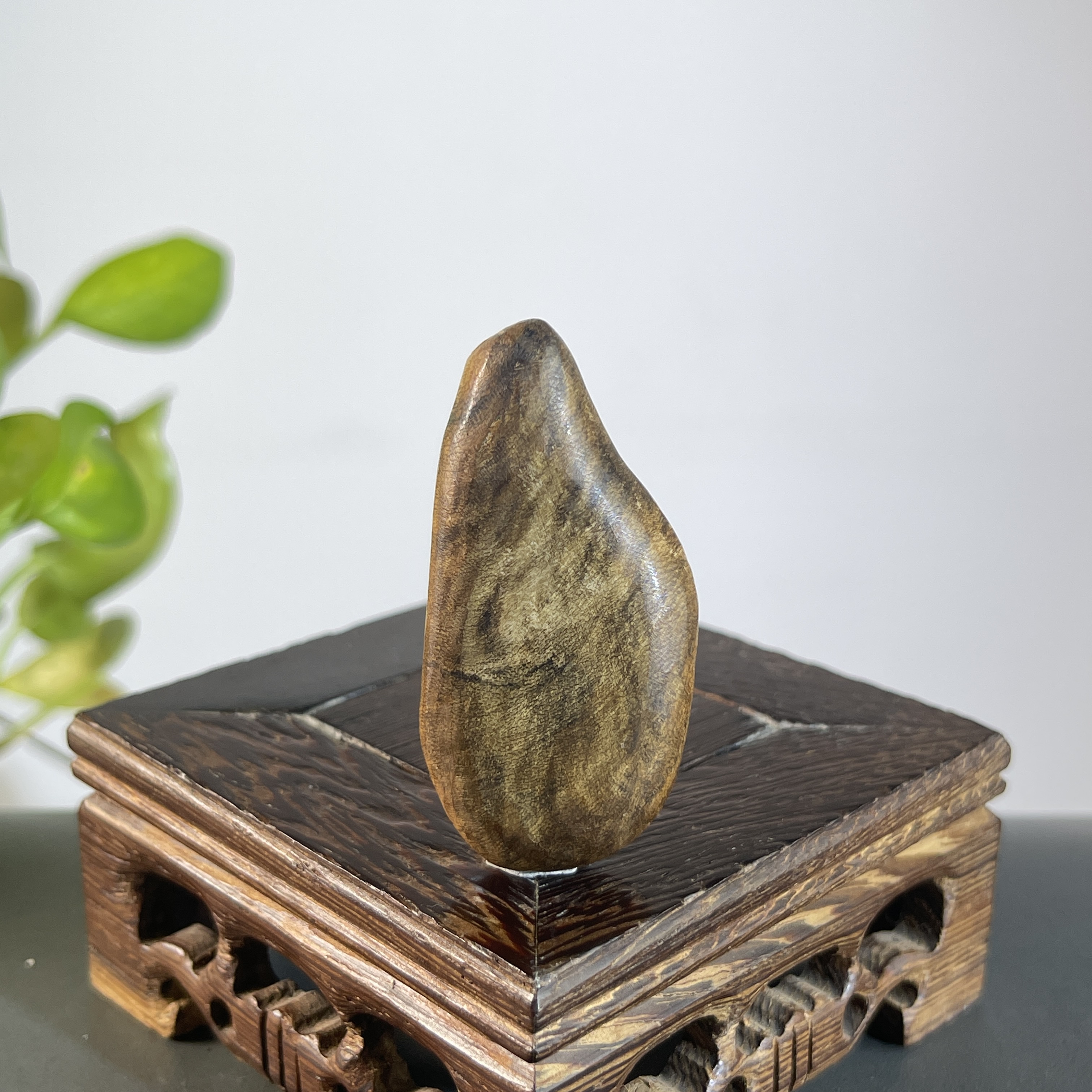 GXCX-008 印尼沉香随型无事牌吊坠9.8g 约：53*26*11mm