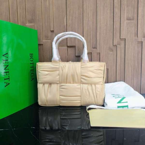 95新/葆蝶家/包包/250327SK0027