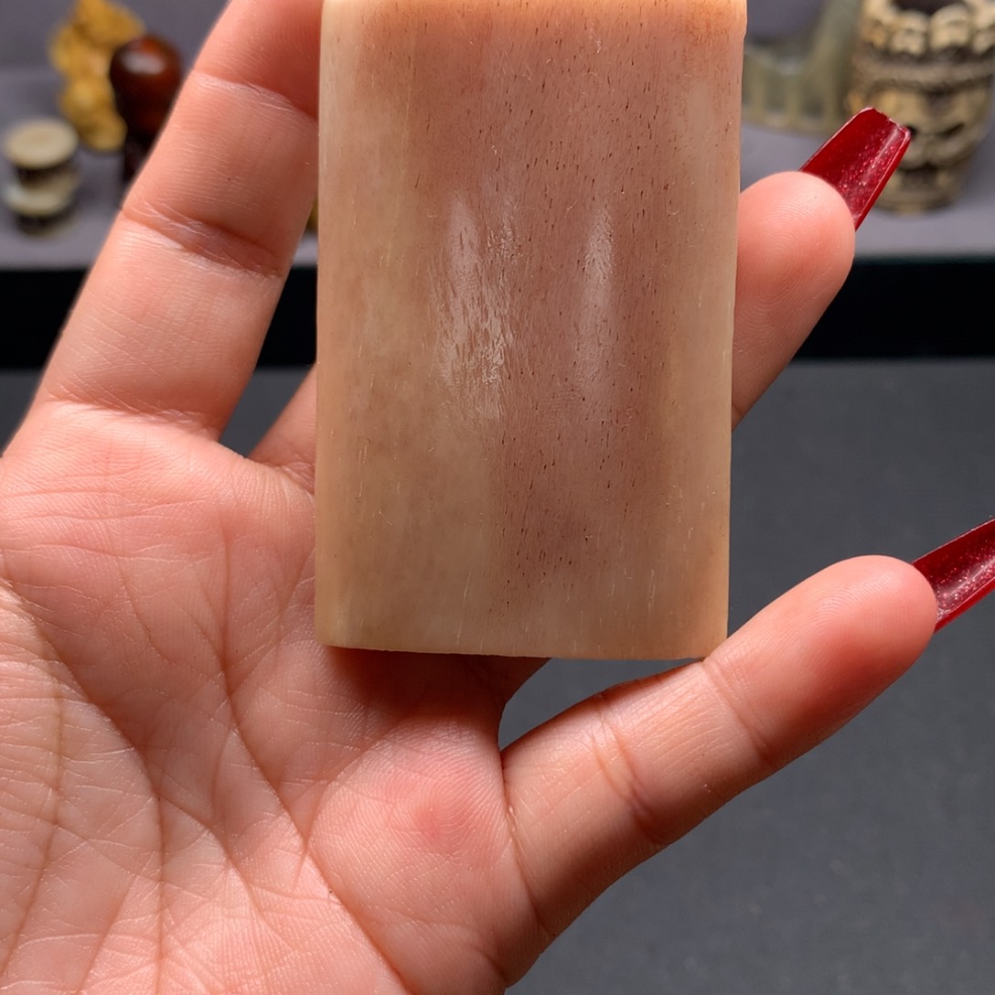 驼骨把件有瑕疵好看