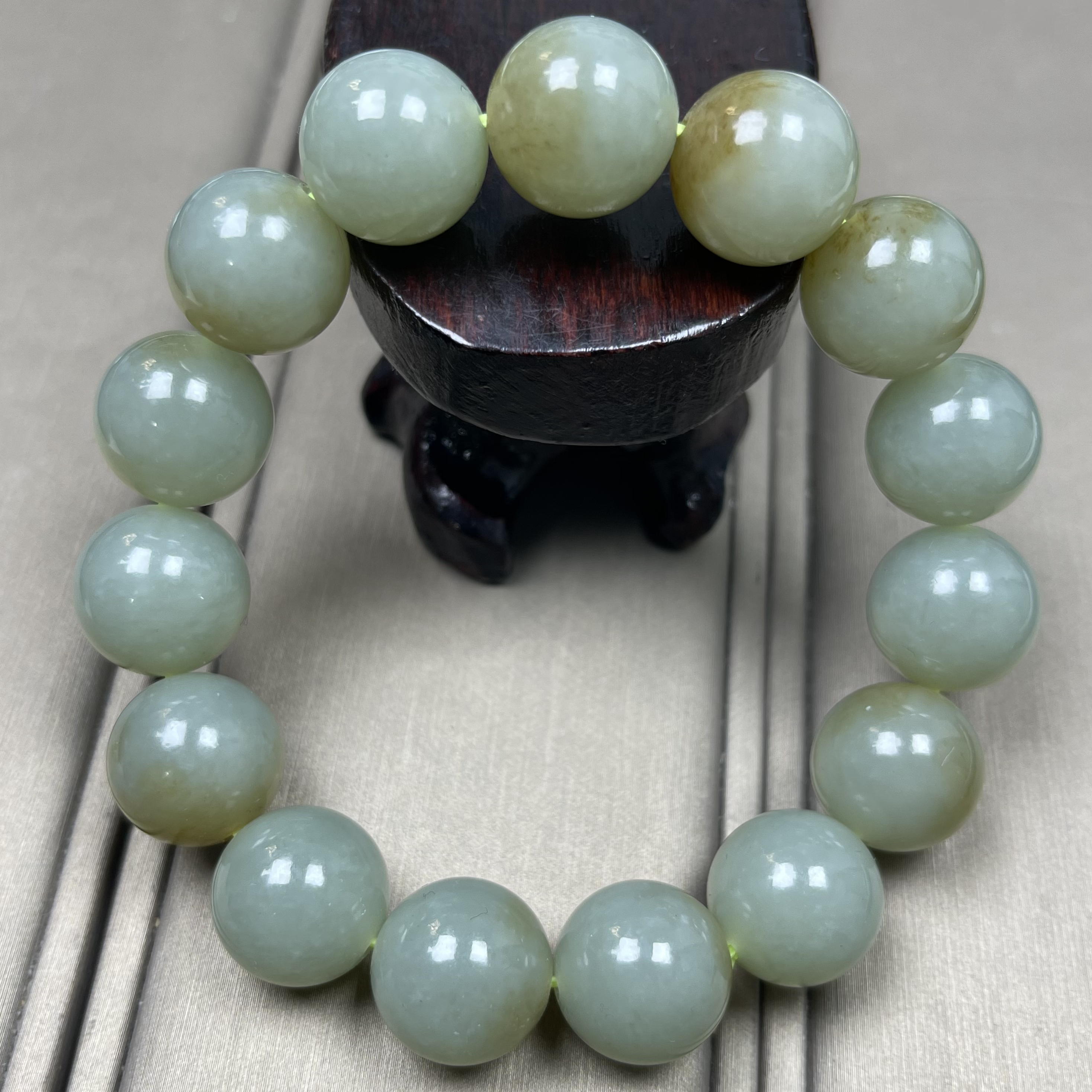 天然和田玉手串14mm圆珠新疆且末青白飘糖手串一物一证素圈微棉