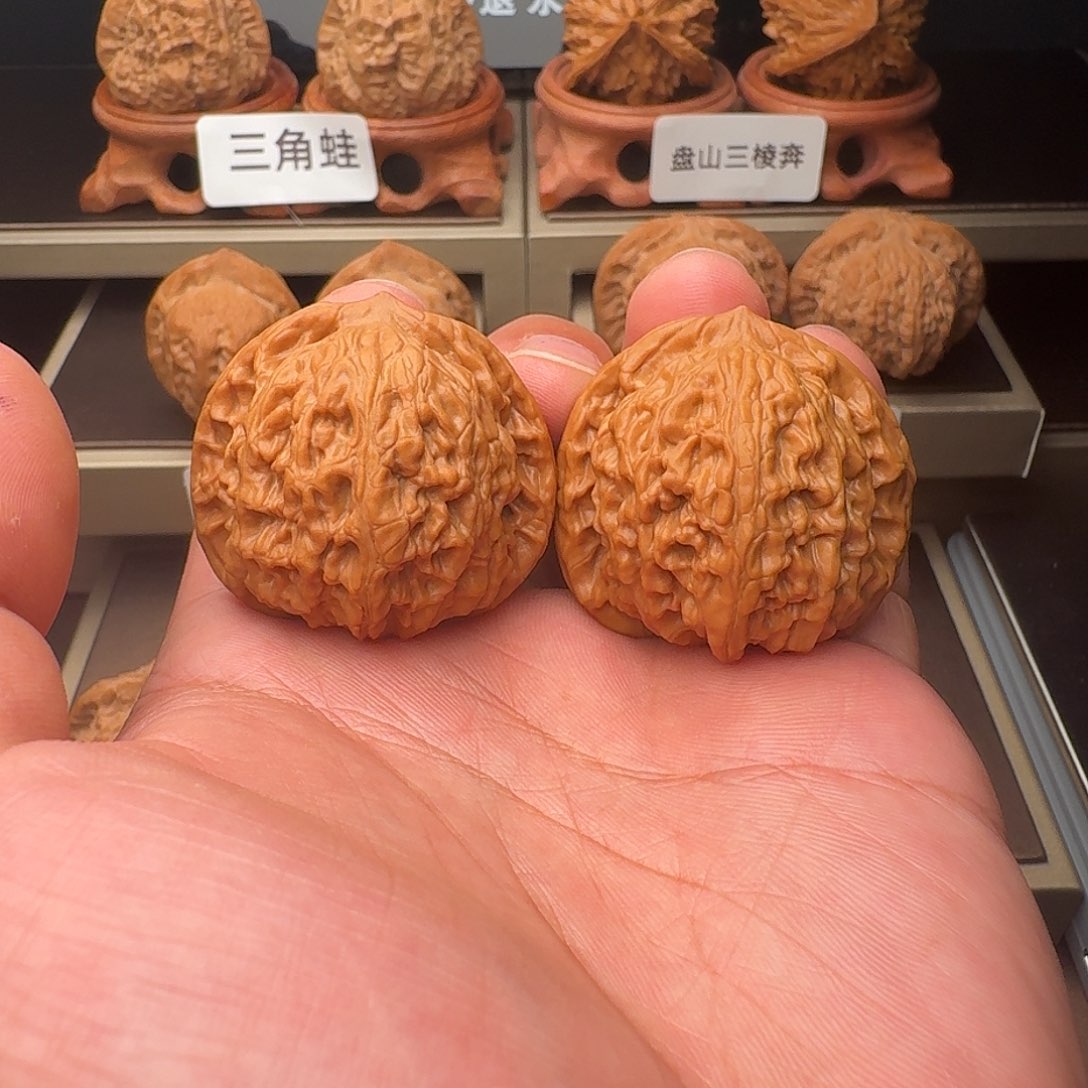 文玩核桃吊坠火头陀全品39尺寸