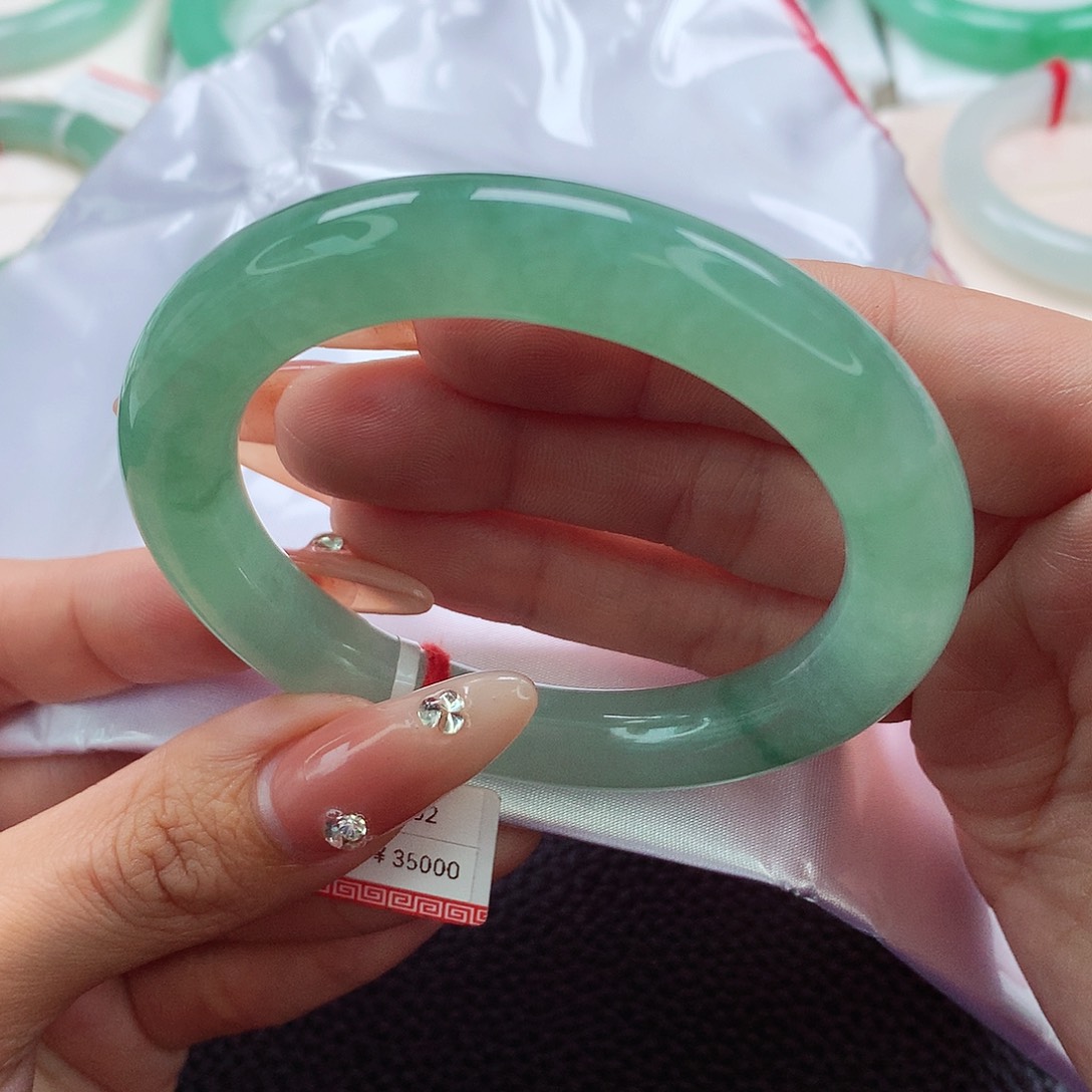 翡翠手镯未镶嵌53.54.55