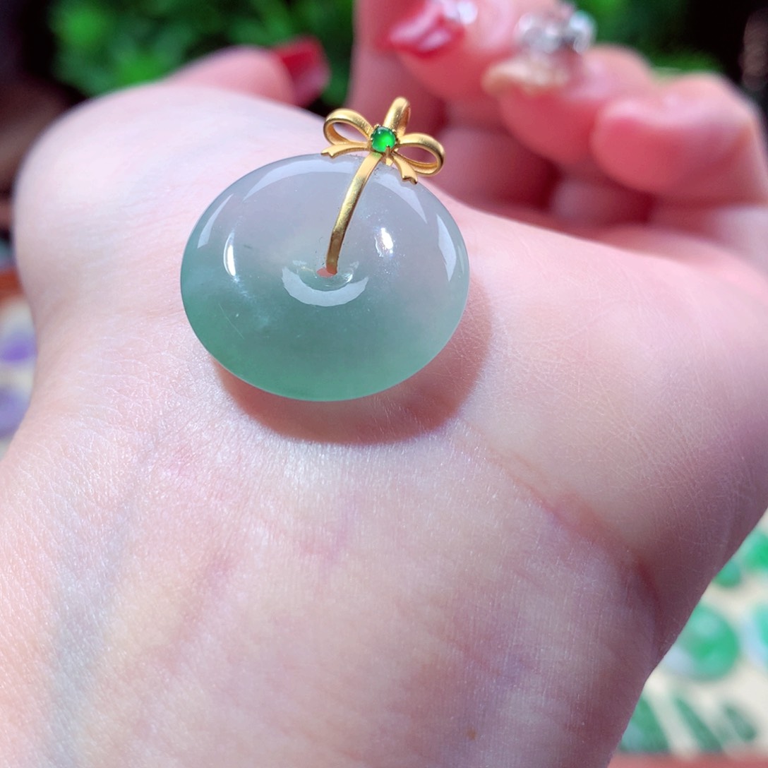 翡翠吊坠(不含链)18K金镶嵌