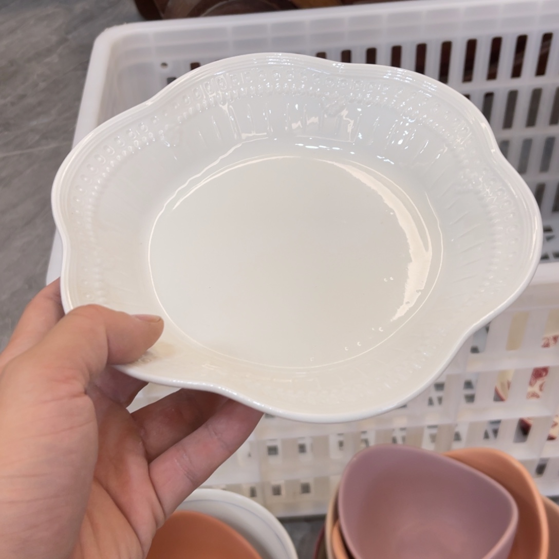 陶瓷微瑕餐具介意勿拍，满18飞！