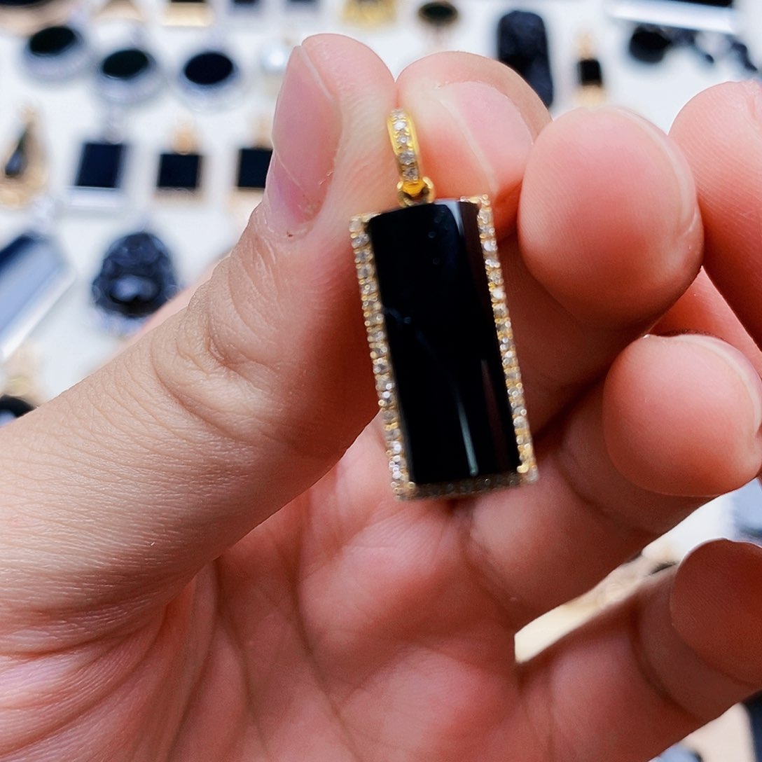 定制翡翠18K金镶嵌墨翠无事柱吊坠