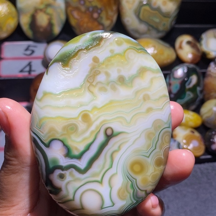 玛瑙/玉髓未镶嵌珠宝奇石79