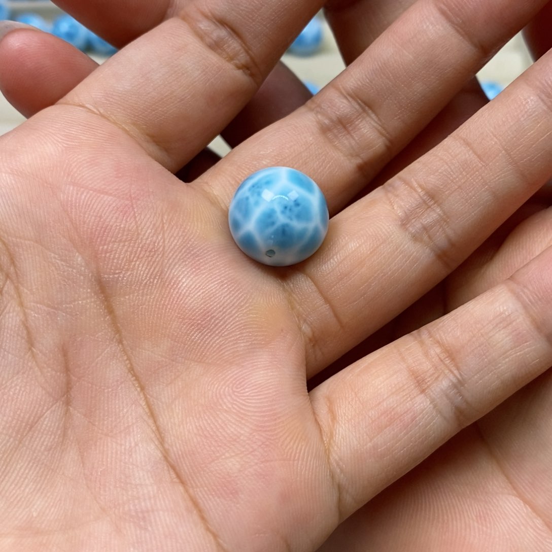 一***式针钠钙石（海纹石）未镶嵌颈饰