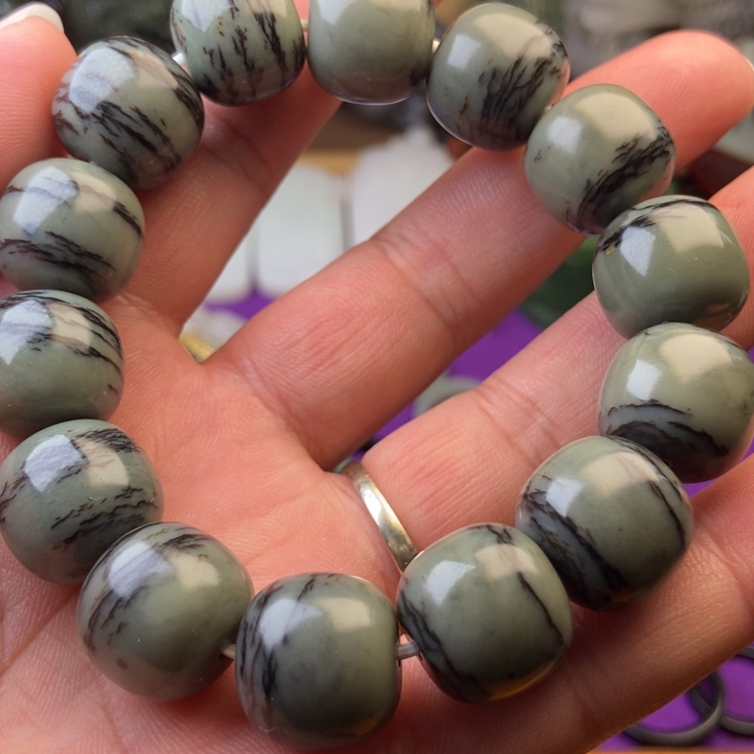 和田玉（糖玉）未镶嵌手镯