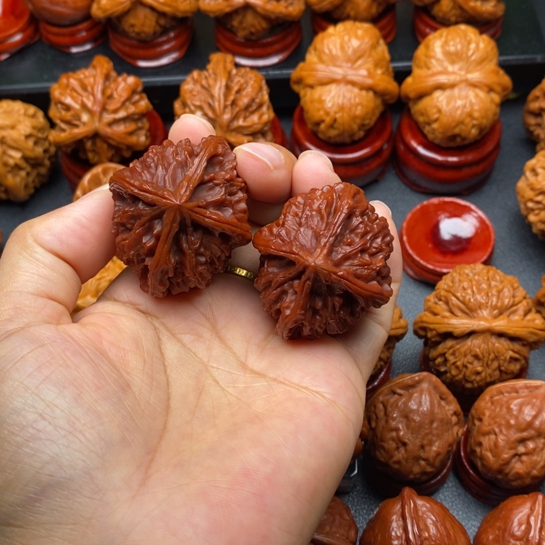 文玩核桃把件四棱