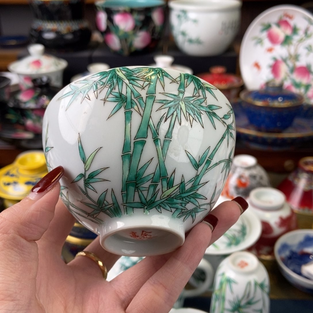 陶瓷艺术家的作品是一