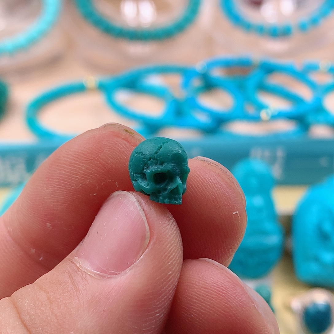 绿松石颈饰未镶嵌